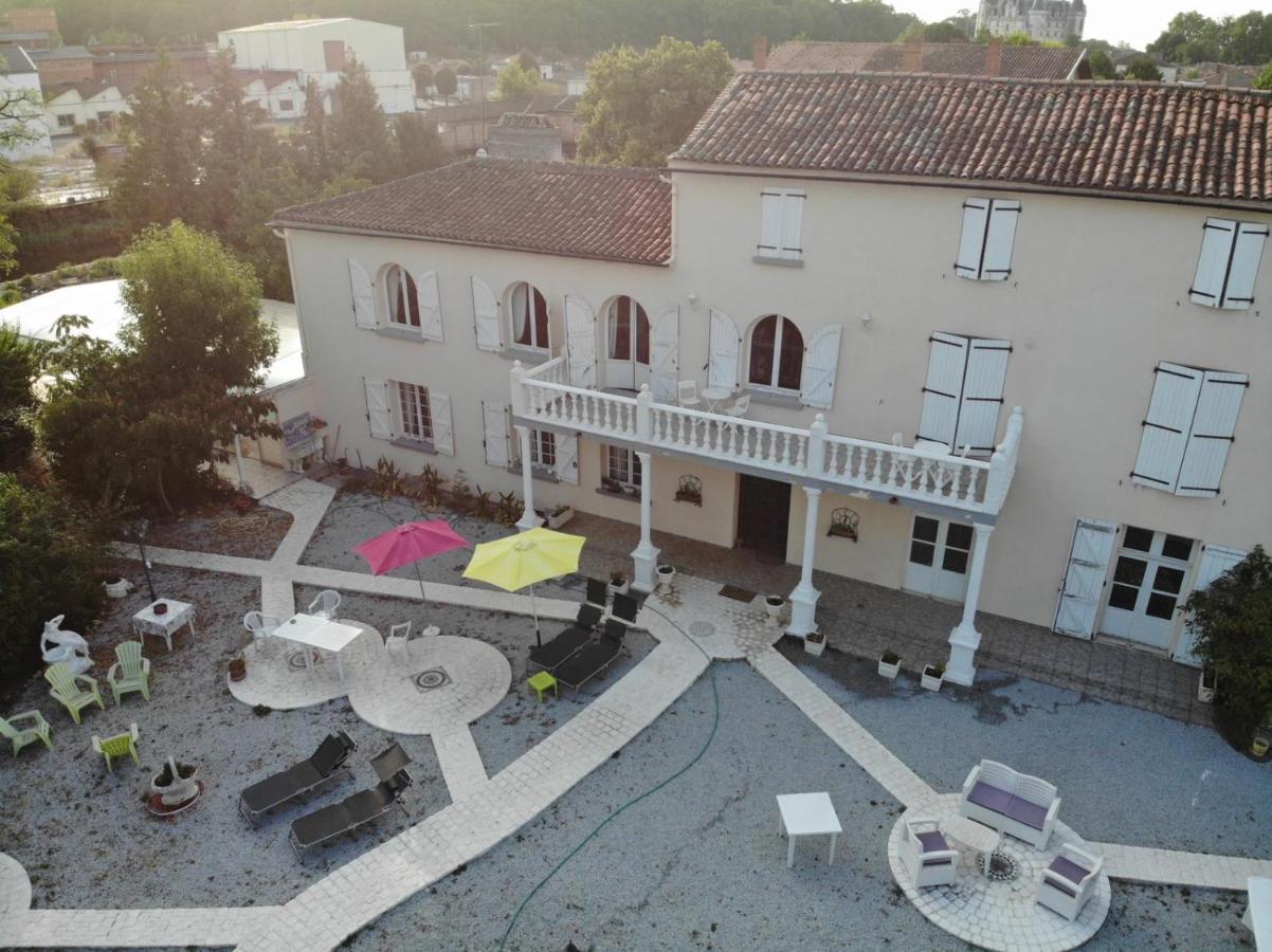 Le Clos Des Cedres B&B La Rochefoucauld Exterior photo
